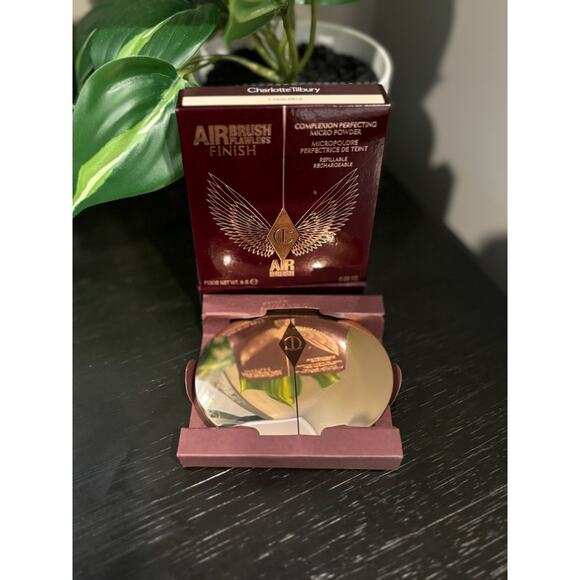 Charlotte Tilbury Airbrush Flawless Finish Setting Powder - Picture 2 of 3